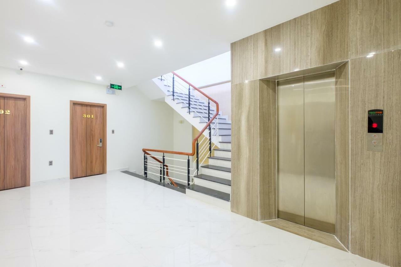 Oyo 212 Luxury Hotel Дананг Екстер'єр фото